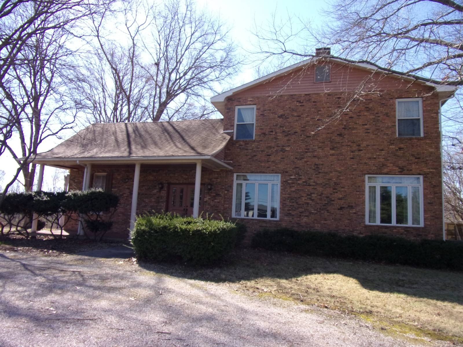 Spacious Home on 10 Acres