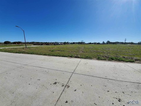 Commercial Land in Larose, LA