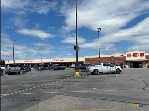 Retail Space in Yoakum, TX