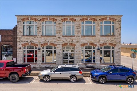 Downtown Florence Commercial Building For Lease