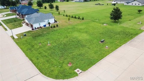 LAND - New Baden, IL