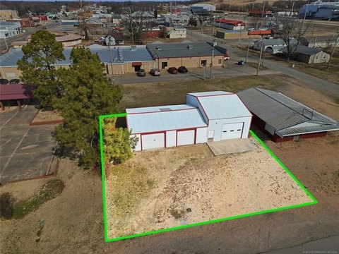 Versatile Commercial Property in Stilwell