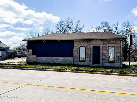 Oswego Commercial Building with Drive-Thru