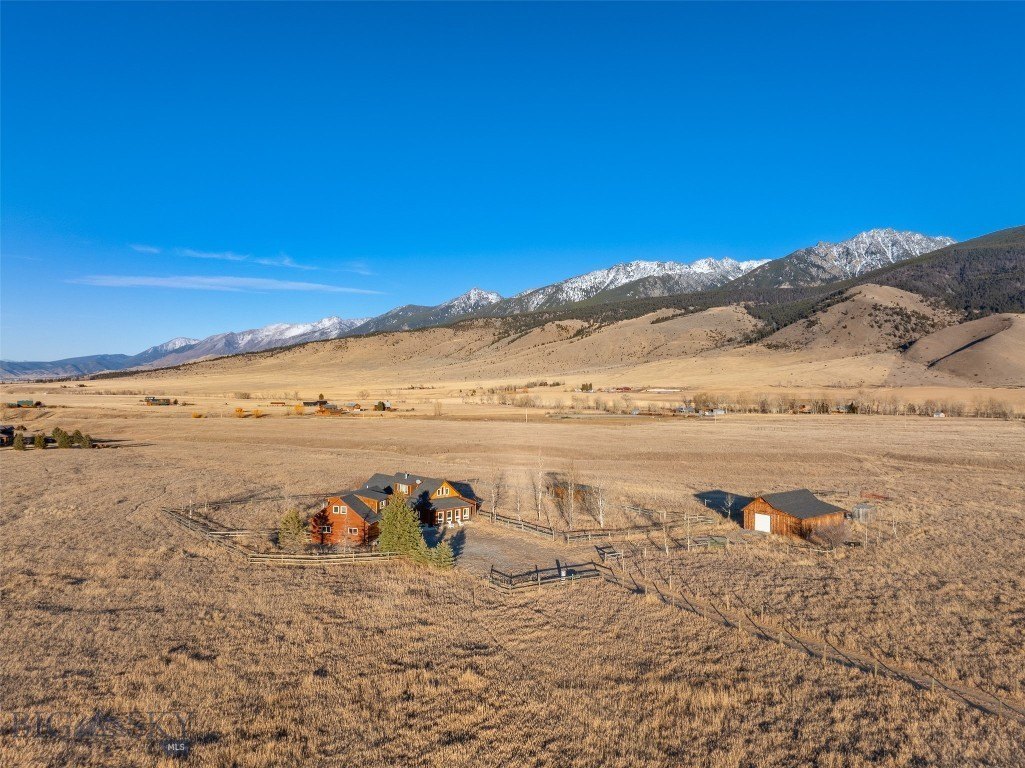 Montana Land with Mountain Views