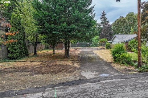 Land, Eugene, OR