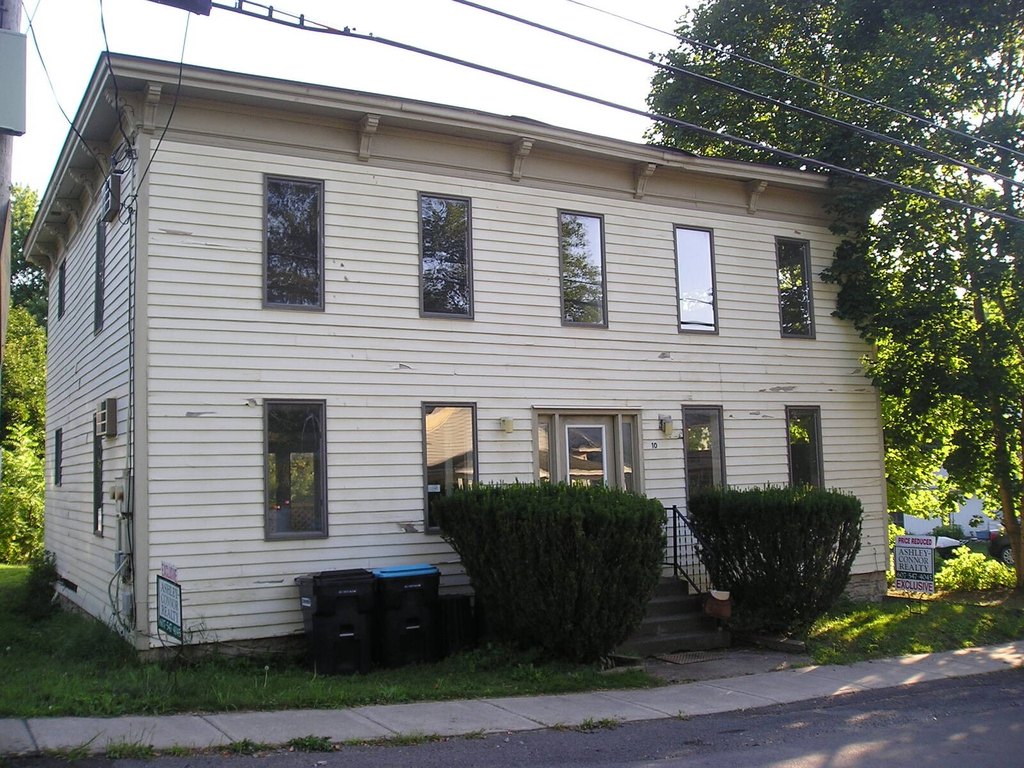 10 Lancaster St, Cherry Valley, NY 13320