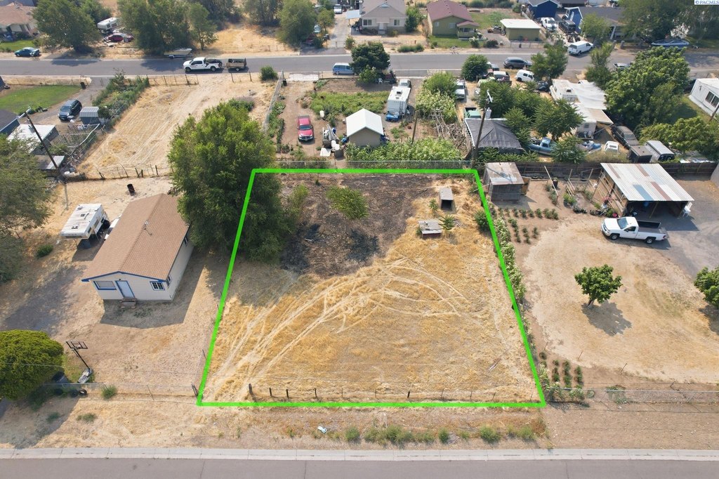 Nka St N, Wapato, WA 98951