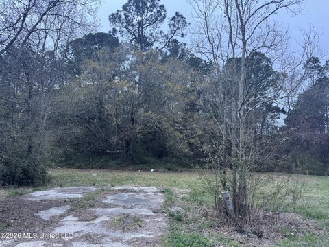 LAND - Gulfport, MS