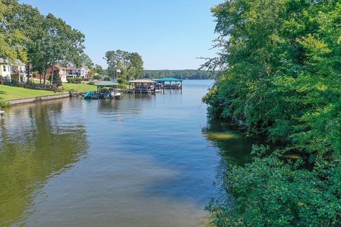 Dockable Lake Lot in Greenwood