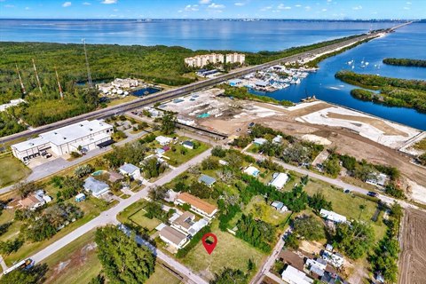Land, ST PETERSBURG, FL