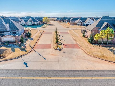 LAND - Mustang, OK
