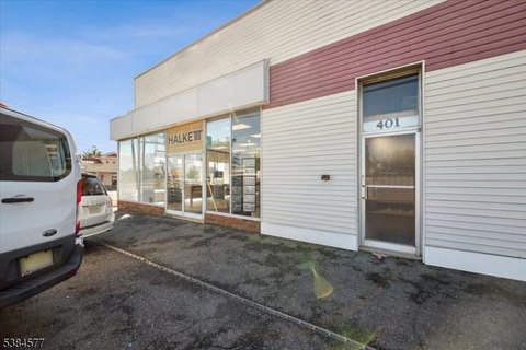 Industrial Building with Six Overhead Doors