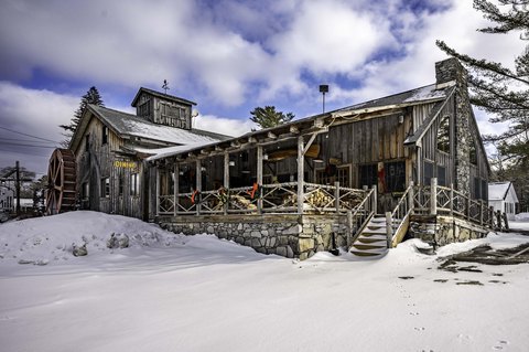 Iconic Restaurant Landmark in Old Forge