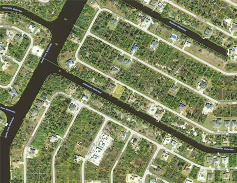 Gulf-Access Waterfront Building Lot