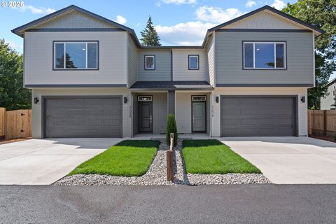 Craftsman Duplex With Two Units