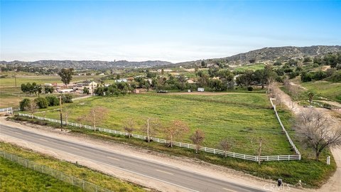 Nuevo Horse Property: 3.35 Acres