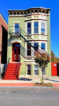 5-Unit Brick Apartment Building