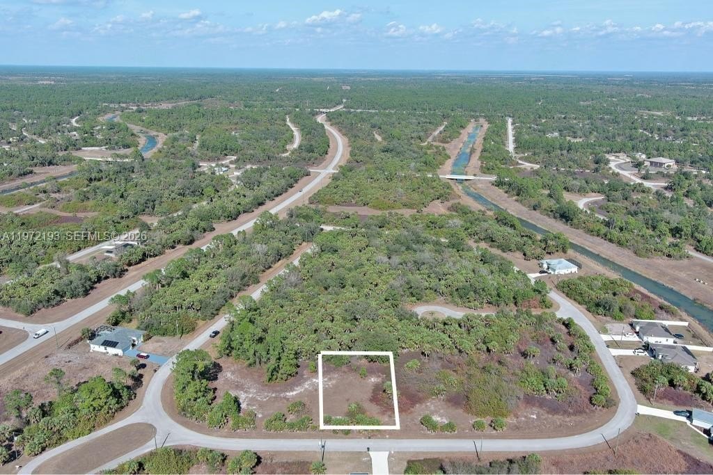 Vacant Lot in Growing Neighborhood