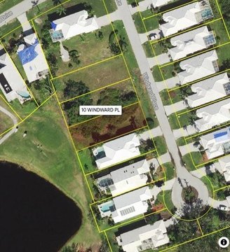 Spacious Homesite in Cape Haze
