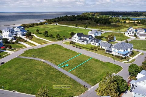 Residential Lot in Bayside Village
