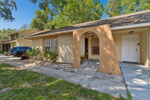3BR/2BA Lake-View Villa