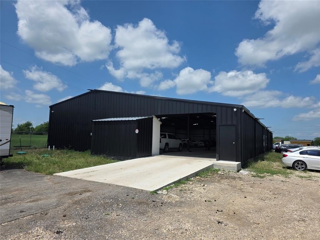 Weatherford Warehouse with Contractor Yard