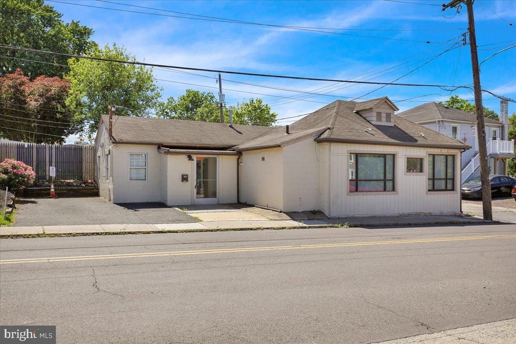 318 State St, Pottstown, PA 19464