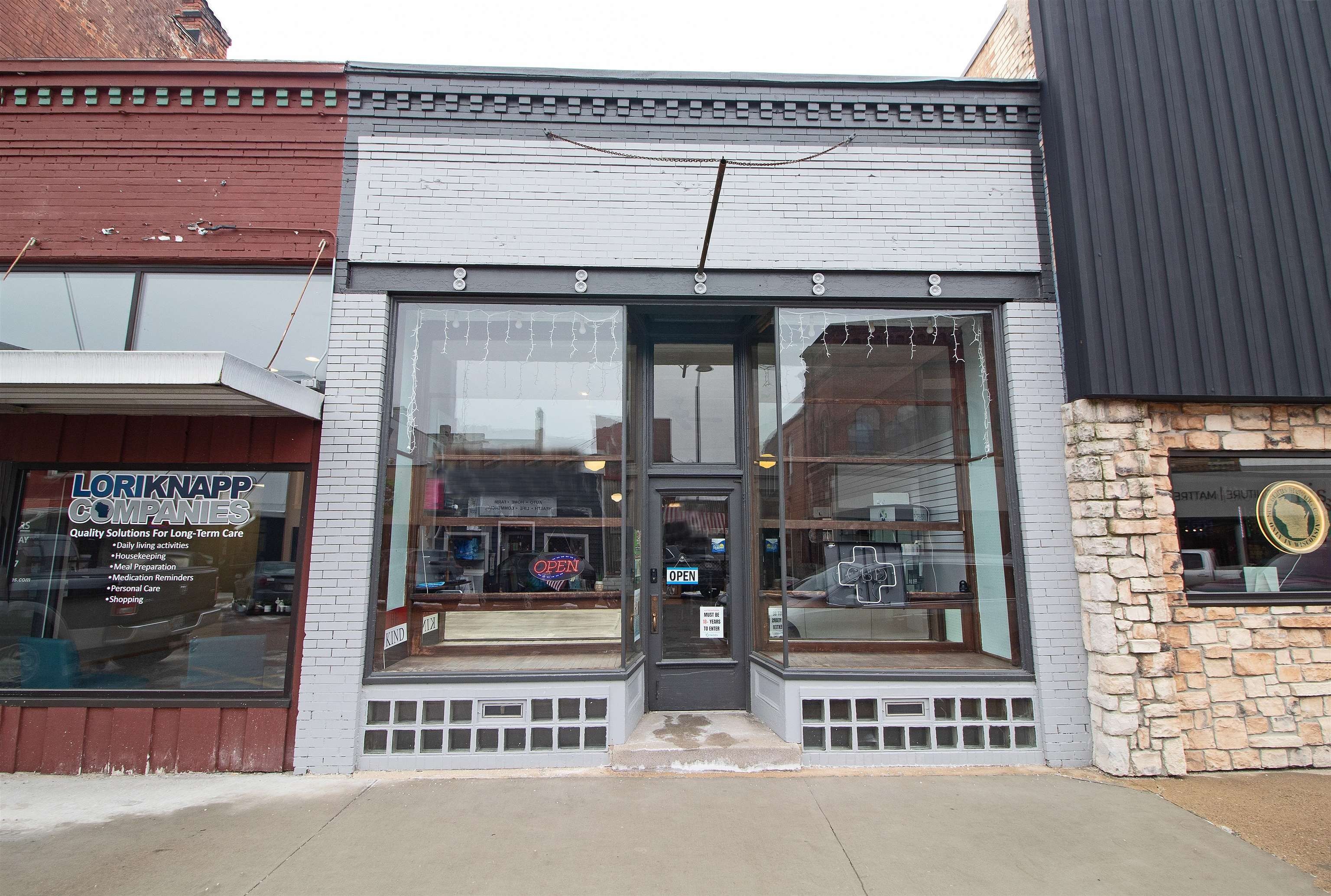 Commercial Building in Richland Center