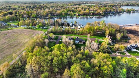 Land, Watervliet, MI