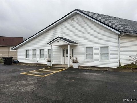 Updated Commercial Property, Niagara Falls