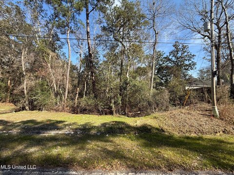 Residential Land in Diamondhead, MS