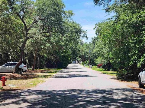LAND - Gulf Breeze, FL