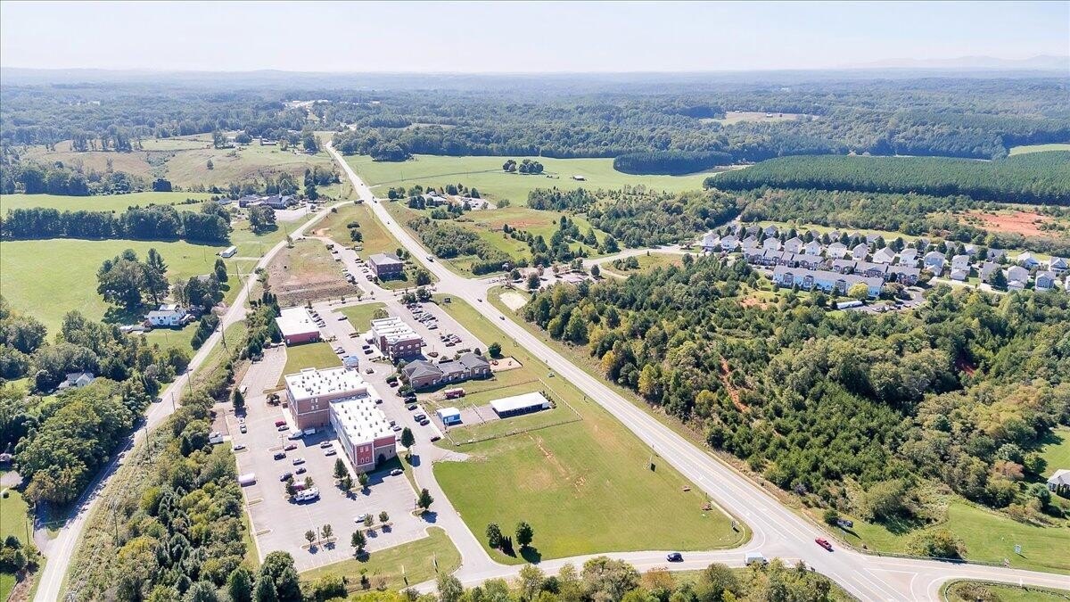Commercial Lot in Downtown Moneta