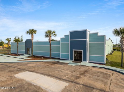 Renovated Mixed-Use Panama City Property