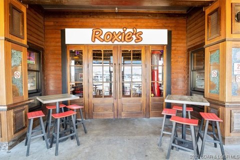 Established Restaurant/Bar on Bagnell Dam