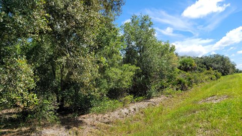 Land, Okeechobee, FL