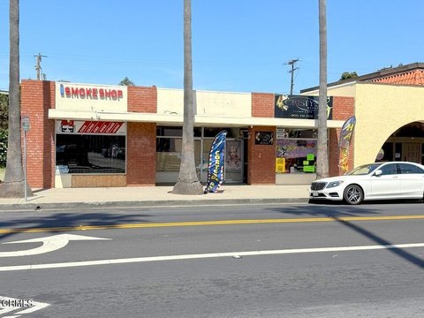Retail Storefront with Dedicated Parking
