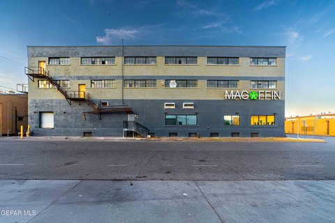 Renovated Office Suites in El Paso