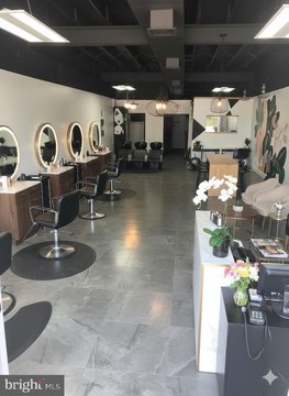 Salon Space on Route 73