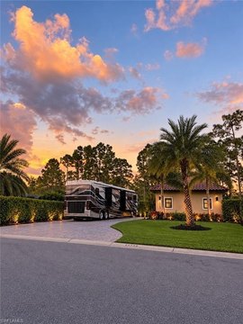 Waterfront Motorcoach Lot