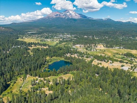 Land, Mount Shasta, CA
