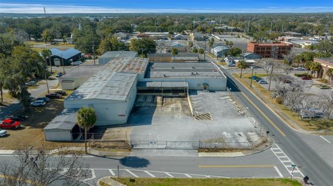 Warehouse with Loading Docks