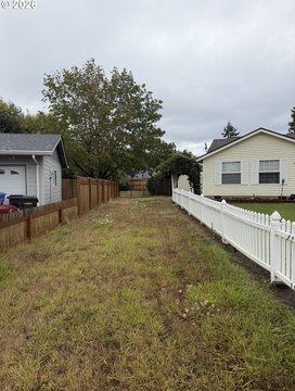 Land, Eugene, OR