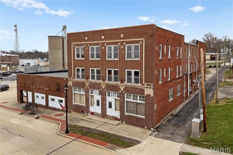 Three-Story Multifamily Building with Land