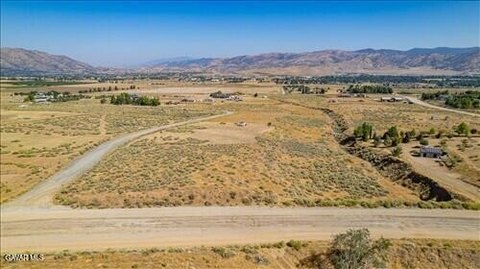 Land with Sweeping Views