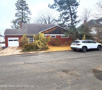 Staten Island Multifamily with Large Lot