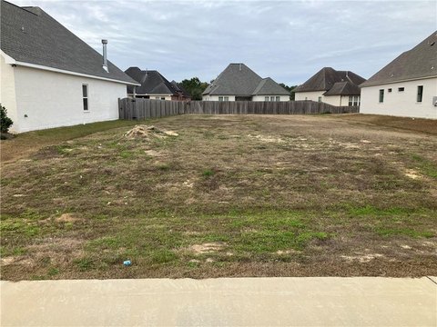 Land, Madisonville, LA