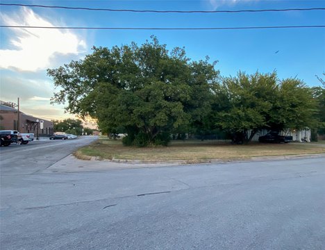 Corner Lot in Old Town