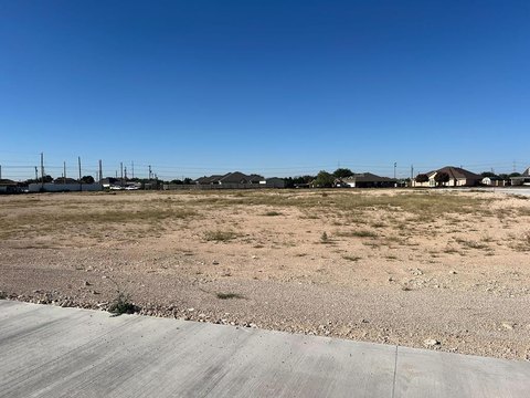 Residential Land in Midland, TX