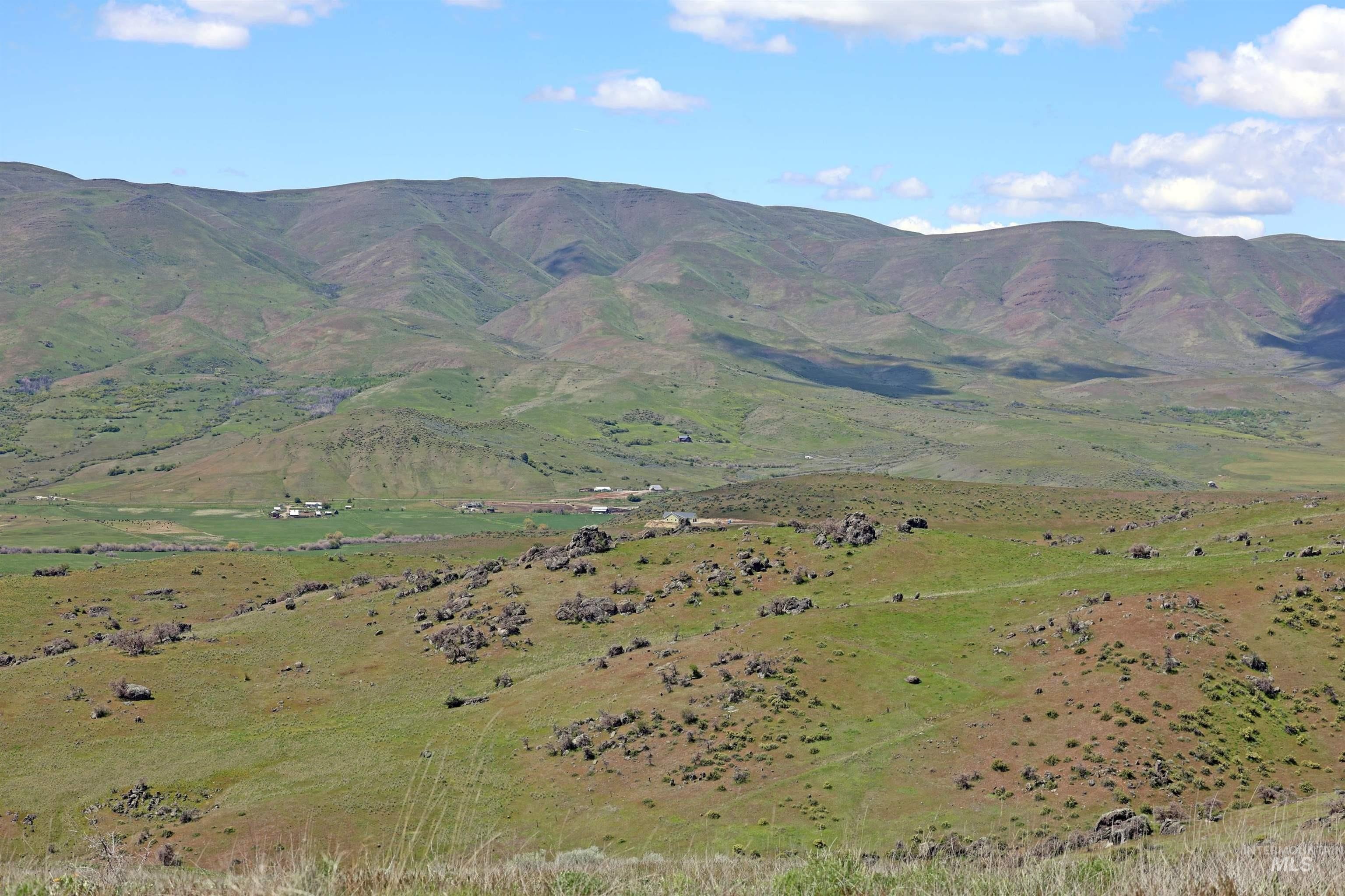 Land with Panoramic Ola Views